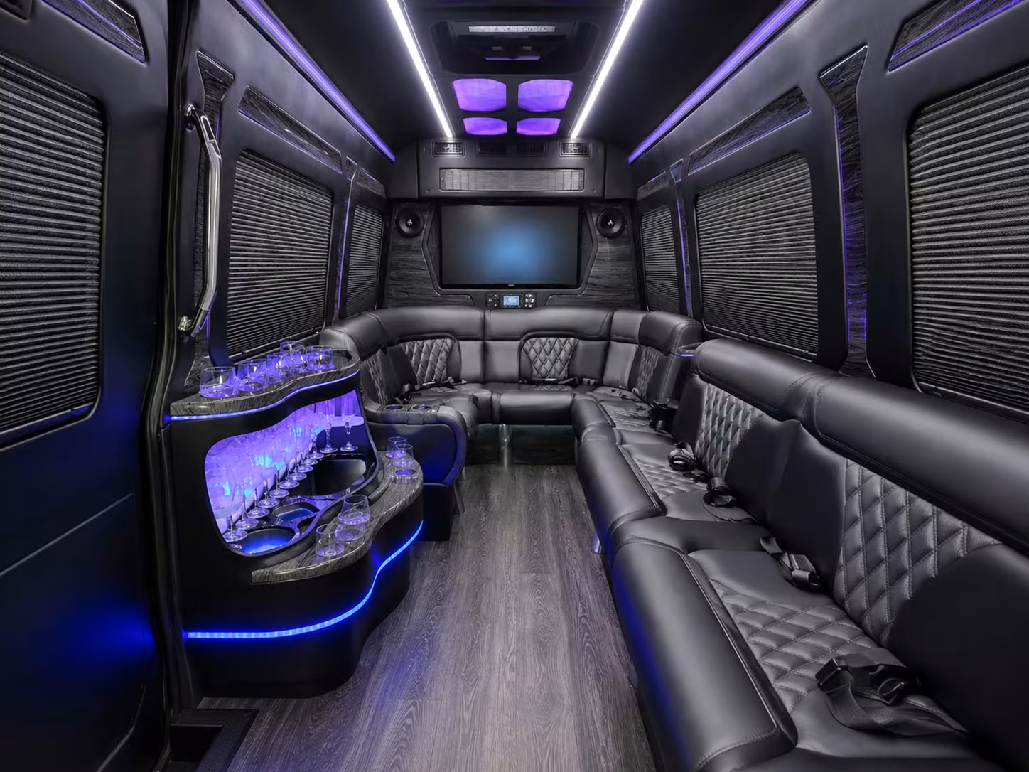 charterbusrentaleugeneor com lets you book corporate transportation for university of oregon events and campus visits